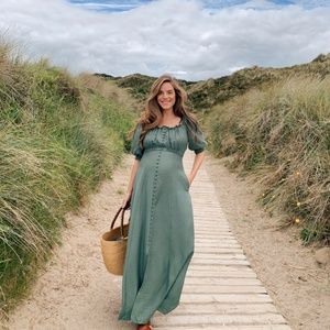 Gal Meets Glam Joanna